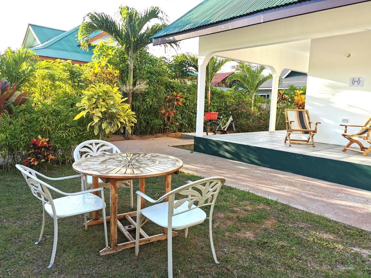 Chez Marva Grande Villa Coco 3 A 12 Personnes La Digue Exterior photo