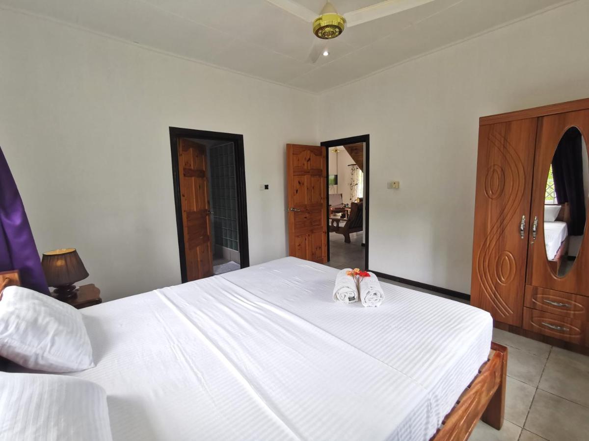Chez Marva Grande Villa Coco 3 A 12 Personnes La Digue Exterior photo